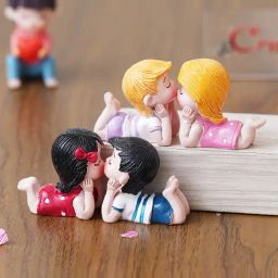 eCraftIndia Solid Polyresin Kissing Couple Statues - Set of 2-5