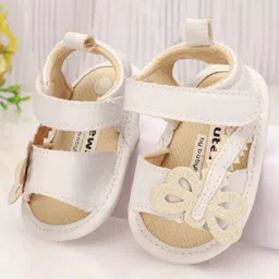 Cute Walk by Babyhug Velcro Booties Butterfly Applique - White-picture-18