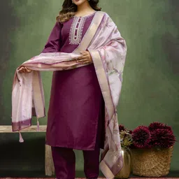VredeVogel Women's Cotton Blend Straight Kurta Pant Set with Organza Dupatta-image-22