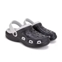 DRACKFOOT Men Set of 2 Self Design Clogs image 3