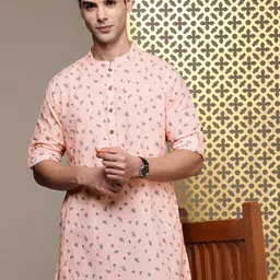 House of Pataudi Men Jashn Floral Printed Regular Pure Cotton Kurta with Trousers-picture-42