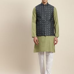 SOJANYA Men Green Kurta with Churidar & Nehru Jacket-picture-18