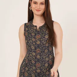 Brownverse Women Floral Printed Round Neck Kurti-image-129