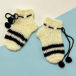 Little Peas Striped Pattern Handmade Woollen Socks - Off White & Black-picture-17