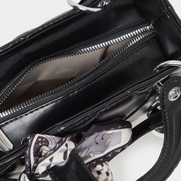 Styli PU Structured Handheld Bag with Quilted image 3