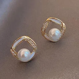 M55 Gold-Plated Crystals Studded & Pearls Beaded Square Shaped Studs-12