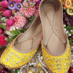Fulkari Women Embellished Ethnic Mojaris Flats-image-92