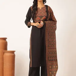 Vbuyz Women Floral Printed Cotton Kurta with Trousers & Dupatta-picture-29