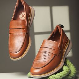 Hush Puppies Men Leather Round Toe Comfort Insole Loafers With Laser Cuts-image-13