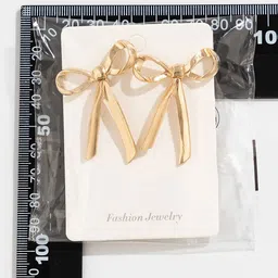 StyleCast x Revolte Classic Studs Earrings-35