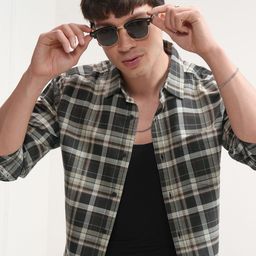 HIGHLANDER Men Spread Collar Tartan Checked Cotton Casual Shirt-image-65