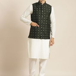 SOJANYA Men Cream-Coloured Chikankari Pure Cotton Kurta with Churidar & Nehrujacket-picture-17