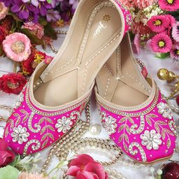 Fulkari Women Embellished Ethnic Mojaris Flats-image-98