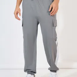 Styli Men Colorblock Oversized Cargo Pocket Jogger With Embroidery Detail-image-43