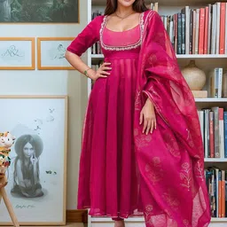 GoSriKi Women Embroidered Regular Sequinned Kurta with Trousers & With Dupatta-9