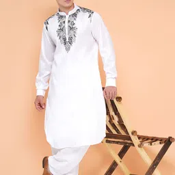 SG LEMAN Men Ethnic Motifs Yoke Design Regular Thread Work Kurta with Salwar image 5