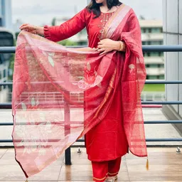 VredeVogel Floral Yoke Design Thread Work Straight Kurta With Trouser And Dupatta-image-23