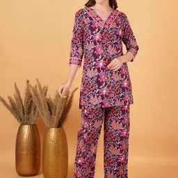GUDWEARS Women Floral Printed Regular Patchwork Kurti with Trousers-picture-31