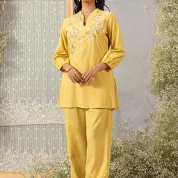 Lakshita Embroidered V-Neck Ethnic Co-Ords-image-93