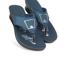 PENNEN Women Printed Wedge Heel Sandals image 4