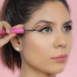 GLAM21 Set Of 2 Forever Matte Compact Powder-9g - Light Beige 02 & Xtreme Eyeliner - Black image 5