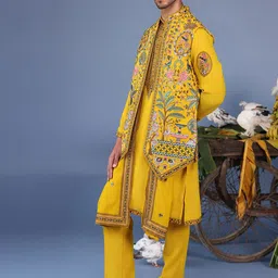 KALPRAAG Men Floral Embroidered Regular Sequinned Kurta with Trousers & With Dupatta image 4
