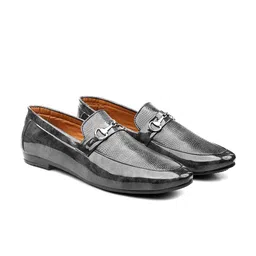 Bxxy Men Textured Loafers-image-56