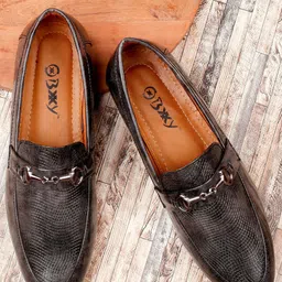 Bxxy Men Textured Loafers-image-15