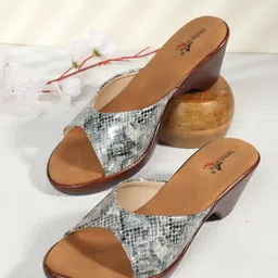 TWINSSHOE Women Printed Casual Block Heels-6