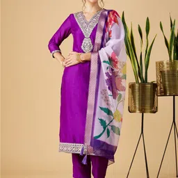 Lilots Floral Yoke Design V-Neck Zar Straight Kurta With Trousers & Dupatta-image-5