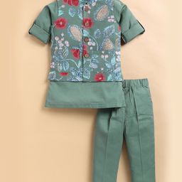 LITTLE COLLARS Organic Cotton Woven Full Sleeves Solid Kurta Pyjama With Floral Printed Jacket Set - Green-image-77