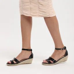 Truffle Collection PU Wedge Sandals-16