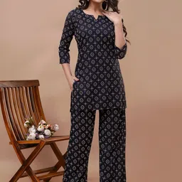 mad fury Geometric Printed Notch Neck Tunic & Trouser-image-97