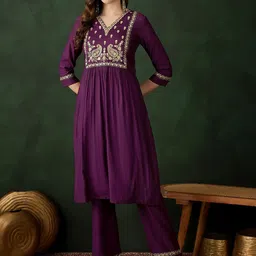 Sangria Women Paisley Solid Kurta with Trousers-picture-46