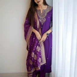 CREEPER Ethnic Motifs Embroidered Notch Neck Straight Kurta With Trousers & Dupatta-picture-33