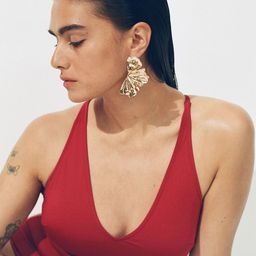 H&M Petal-Shaped Earrings-image-77