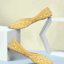Stylish and Trendy Partywear Jutis For Women-image-31