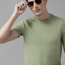 The Roadster Lifestyle Co Men Olive Green  Waffle Texture T-shirt-picture-3