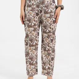 GULABOSITABO Women Floral Printed Original Fit Trousers-image-12