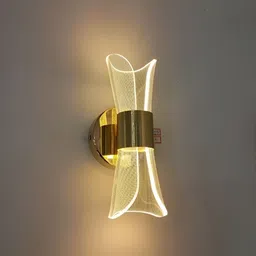 DENICRAAS Gold-Toned Abstract Shaped Metal Wallchiere Wall Lamp With Bulb-1