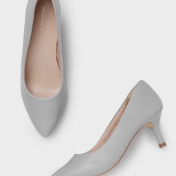 Van Heusen Woman Slim Heel Pumps-40