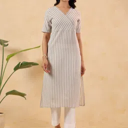 Janasya Women Striped Daily Cotton Straight Kurta-52