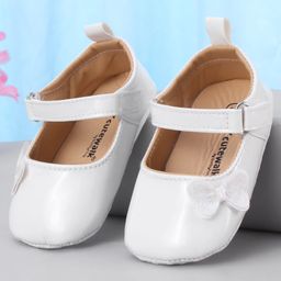 Cute Walk by Babyhug Velcro Booties with Bow Applique - White-picture-42