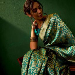 Sangria Woven Designed Banarasi Saree-picture-3