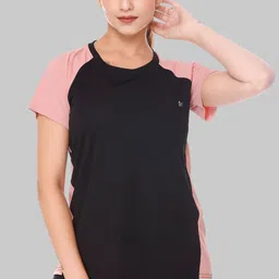 White Moon Women Colourblocked Pockets T-shirt-image-67