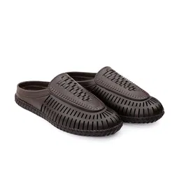 Woakers Men Slip-On Sneakers-image-95