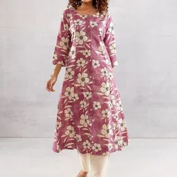 DIVASTRI Floral Printed Panelled A Line Kurta With Trousers-picture-49