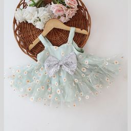 Qvink Net Sleeveless Daisy Printed & Bow Applique Detailed Dress - Green-picture-17