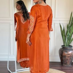 PARNAVI Women Embroidered Regular Thread Work Kurti with Trousers & With Dupatta image 3