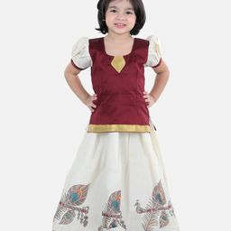 BownBee Half Sleeves Peacock Feather And Flute Print Pattu Pavadai Choli And Lehenga - Maroon And White-image-32